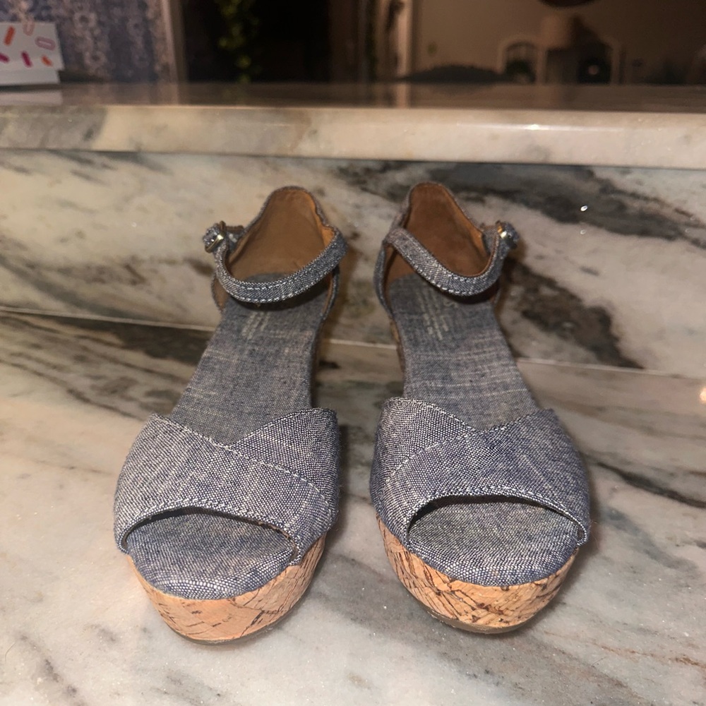 Tom’s Size 8 Women’s Blue Denim‎ Cork Wedge Strappy Peep Toe Sandals - Picture 3 of 11
